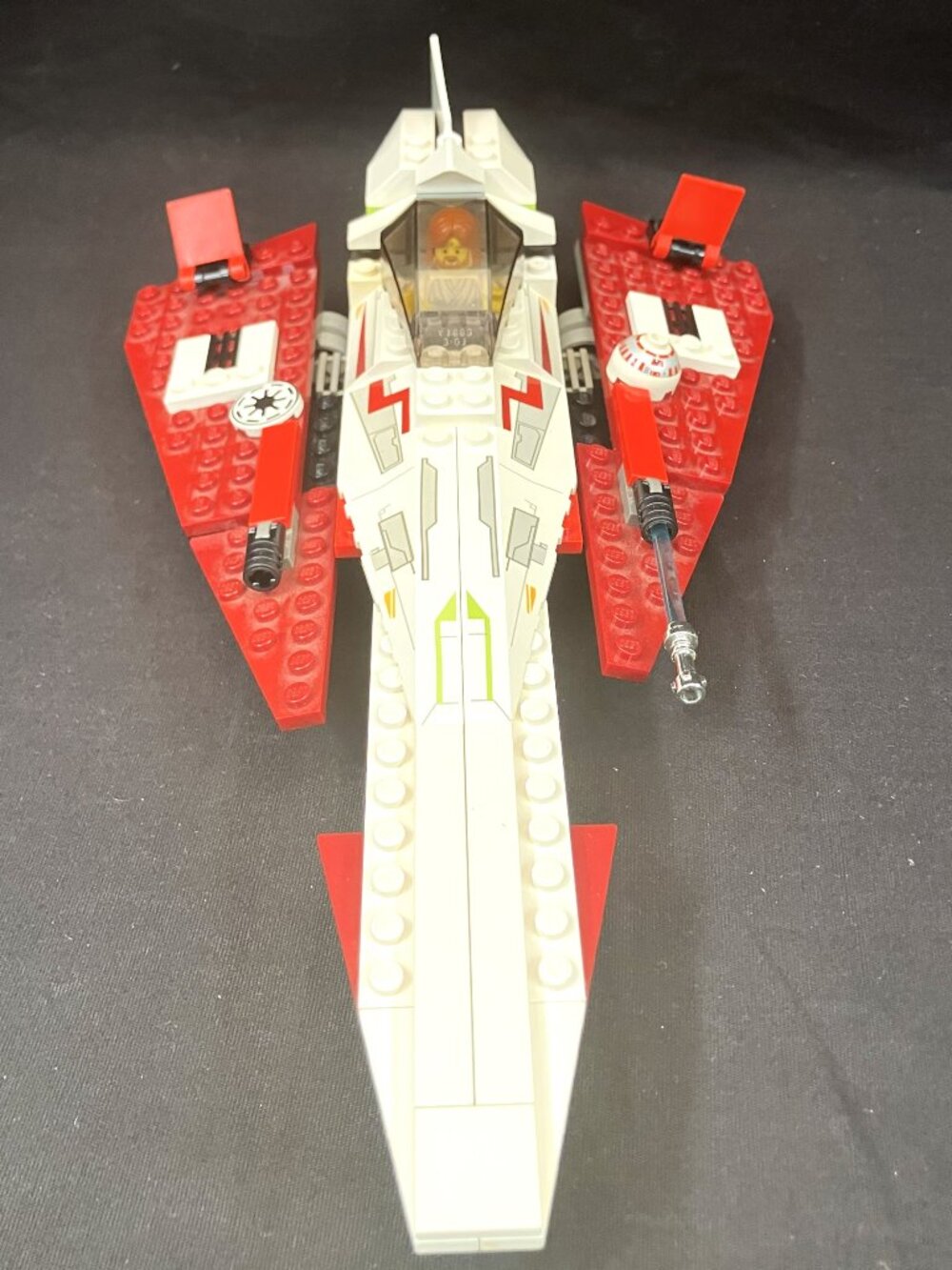 #7143 - Star Wars Jedi Starfighter with Instruction Booklet - 2002